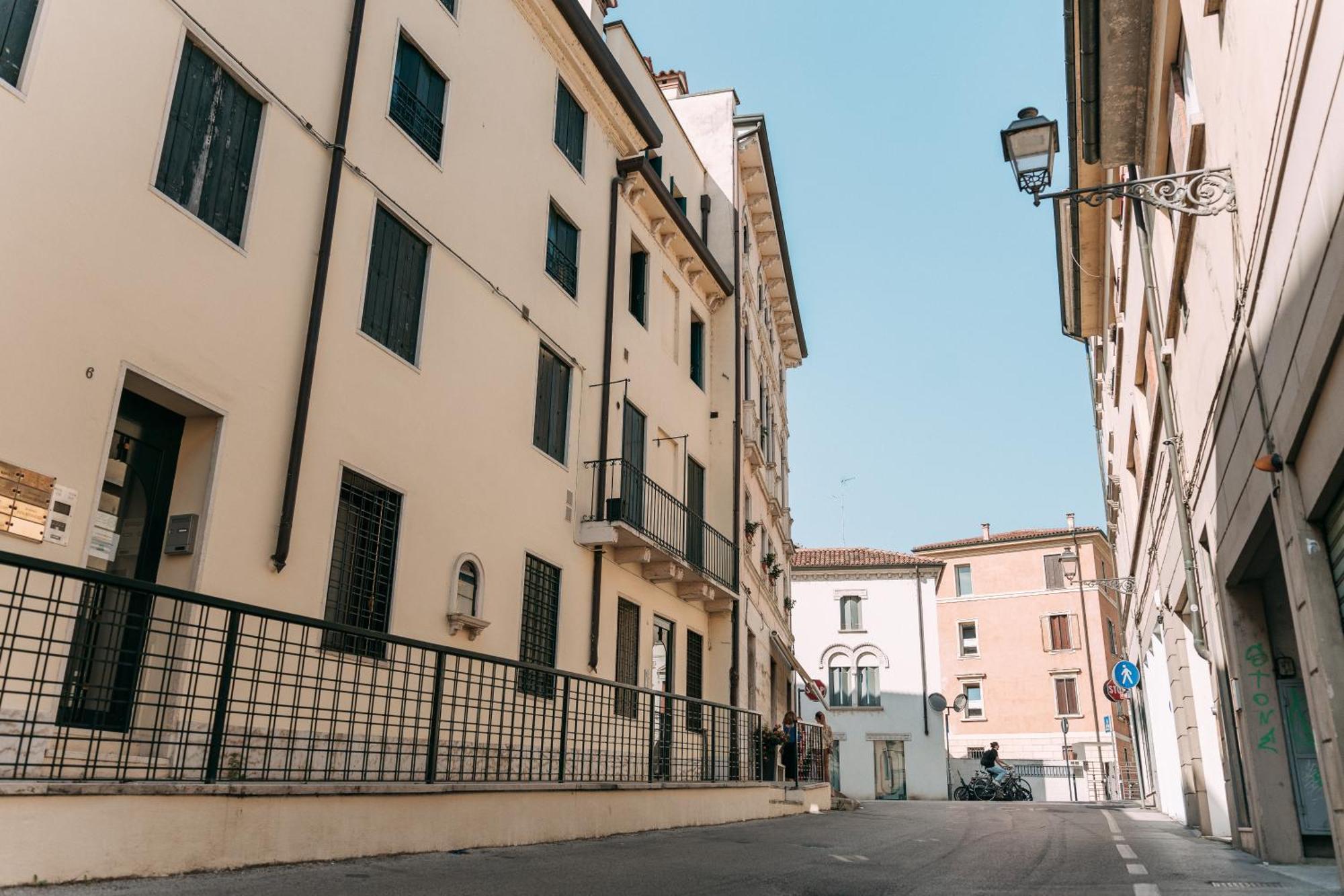 Palladio Apartment - Vista Fiume, In Centro Con Garage Виченца Екстериор снимка